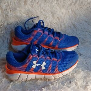 Boys Under Armour Shoe Size 2y